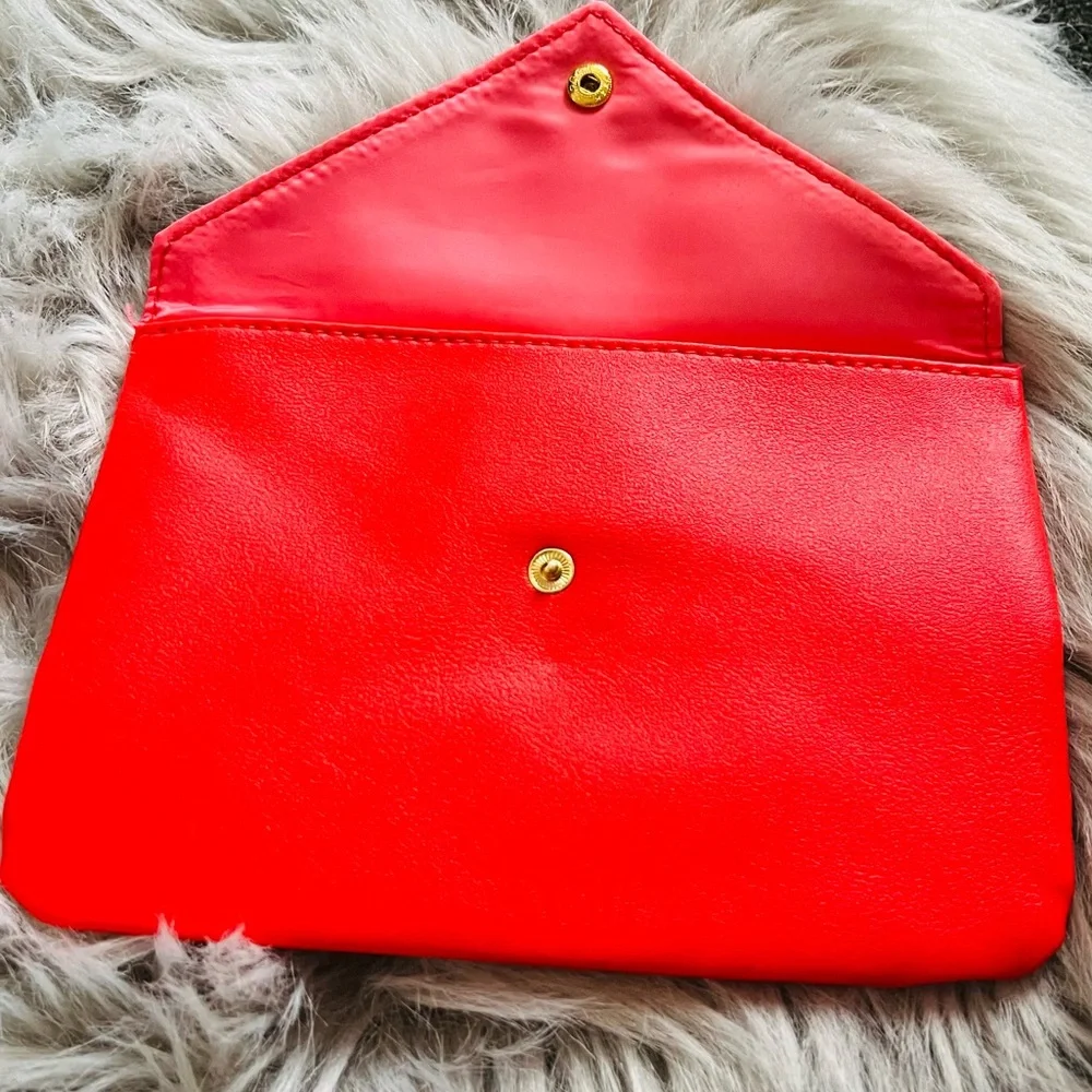 IPSY LOVE LETTER GLAM COSMETIC CLUTCH BAG